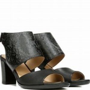 Naturalizer Sandal size 7.5 M (NIB)